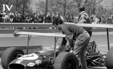 Jack Brabham (Brabham-Ford). Montjuïc 1969, detalle de los alerones (Foto: Jordi Viñals)